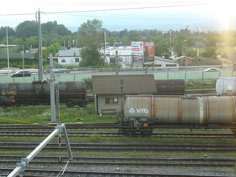 Stellwerk Stadlau von U2 Trasse.jpg