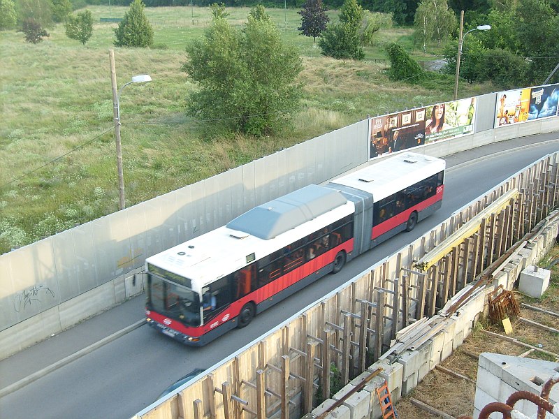 Bus von U2 Trasse 8195-84A.jpg