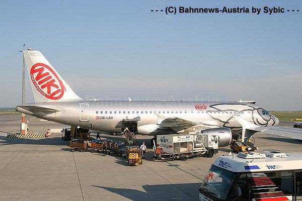 ©Niki Airbus A320 LEK Wien Schwechat 27_07_2008.jpg