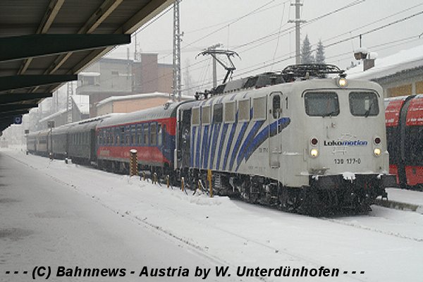 139.177 mit Hochzeitssonderzug 19018 am 01.01.06 in Schwarzach-St. Veit.jpg