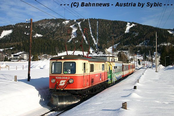 Eigentlich eine Leistung der Reihe 4090: 1099 004 verlässt mit Z 6828 den Bahnhof Mariazell