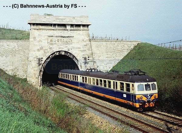 ©ÖBB4030 101 Gumpoldskirchen.jpg