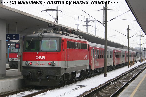1142.651+E1684  Linz Hbf  28.02.2006.jpg