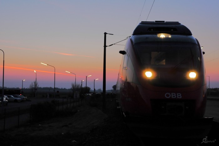 4024 09 - Abfahrtbereitschaft zum 25005 um 5:10 in der Haltestelle Hausfeldstraße