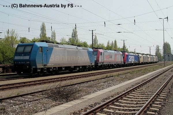 ©185 514 + 599+482 038 Wien-Donaukai-Bf  13 4 09.jpg