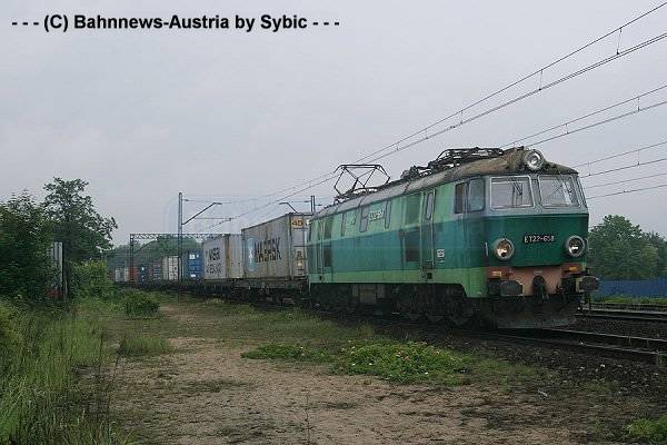 ©ET22 658 Gliwice Ausfahrt Hafen 19_05_2009.jpg