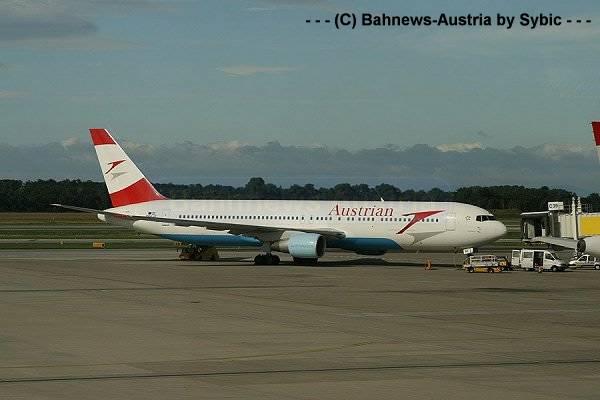 Für Wiener Verhältnisse ein sehr großes Flugzeug: Eine Boeing 777