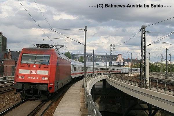 ©101 064 340 Berlin Hbf 19_07_2009.jpg