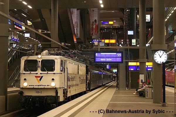 ©109 2 210 Berlin Hbf 20_07_2009.jpg