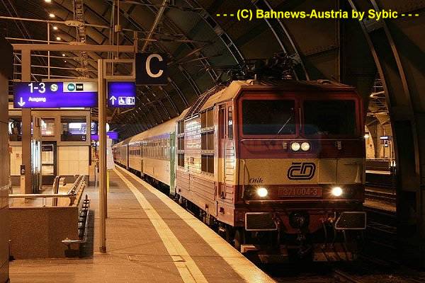 ©371 004 Berlin Ostbahnhof 60456 21_07_2009 (2).jpg