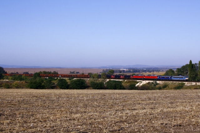 V63 029+232 682-5+232 685-8+EA3021+EA3016+EA3012+EA3011+EA3018, 03.10.2009, Biatorbágy.jpg
