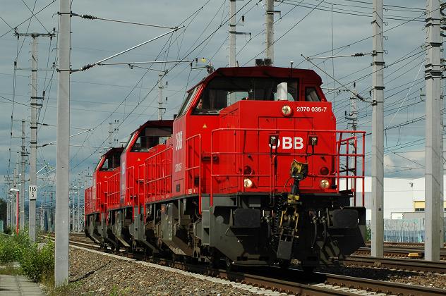 2070 035+032+030 kommen vom tanken in Linz zurück..jpg