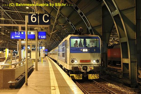 ©CD 371 201 (0912).jpg